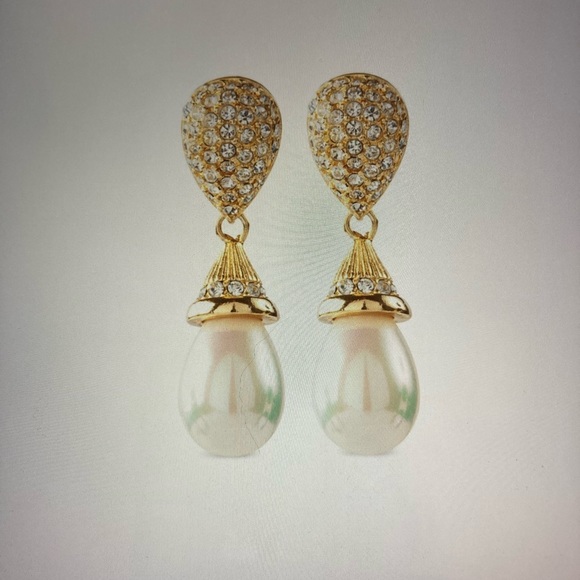 Christian Dior Signed clip on faux pearl earrings with Swarovski crystals 1980s - Picture 2 of 5